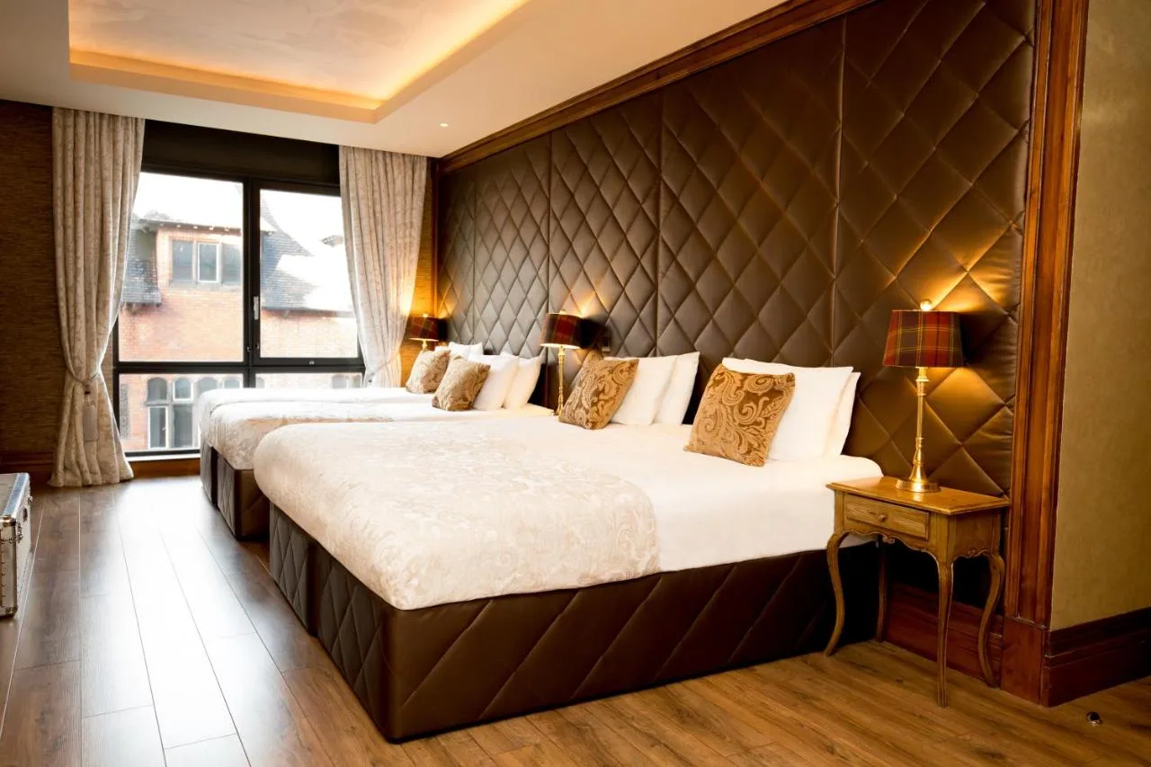 Standard Room (Sleeping 8)