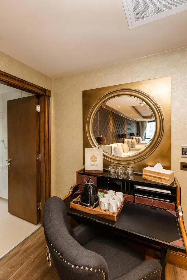 Themed Room (Sleeping 5)